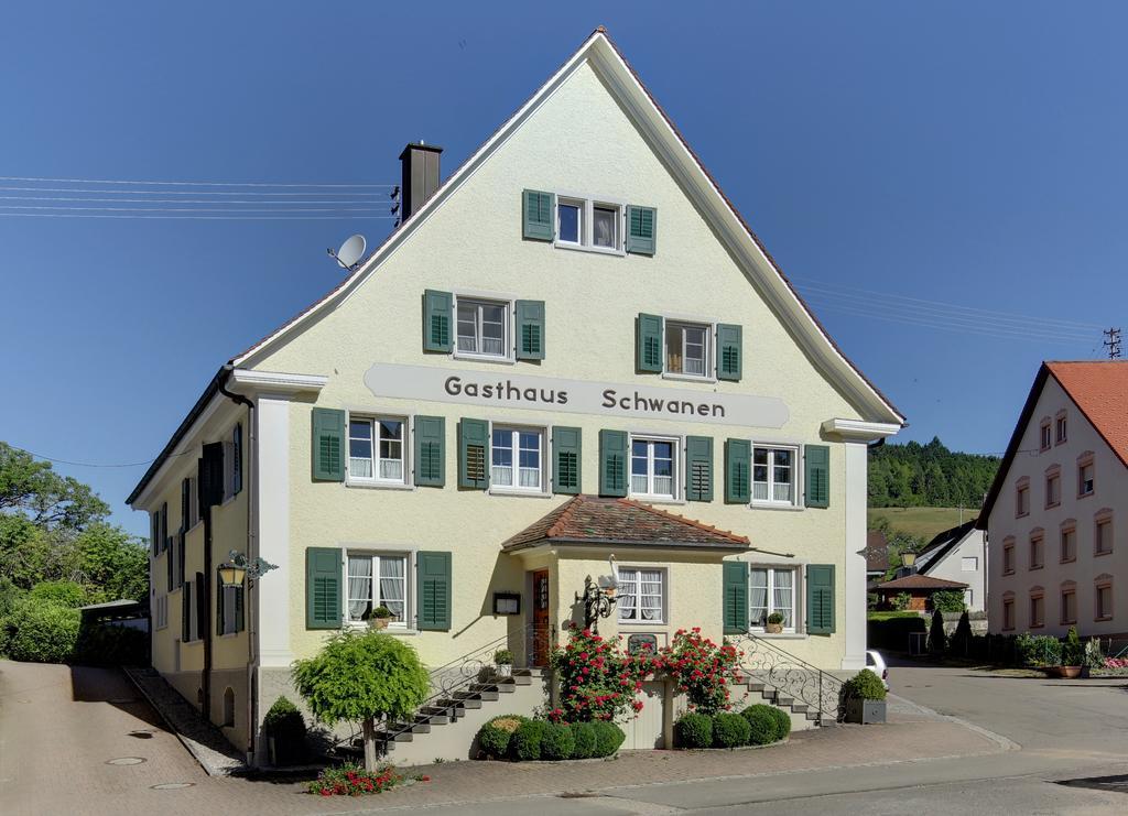 Gasthaus Schwanen & Villa Pfarrhus シュテューリンゲン エクステリア 写真